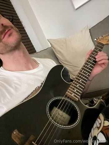Full leaked Wolver peen private photo
