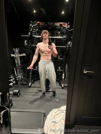 Full leaked Wolver peen private photo
