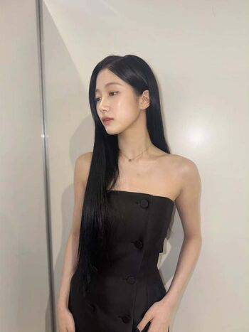 Full leaked Womenk pop page private photo