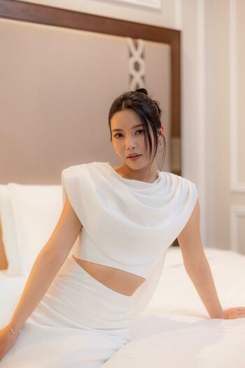Full leaked Womenk pop private photo