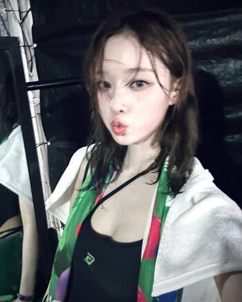 Full leaked Womenk pop page private photo