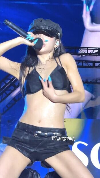 Full leaked Womenk pop page private photo