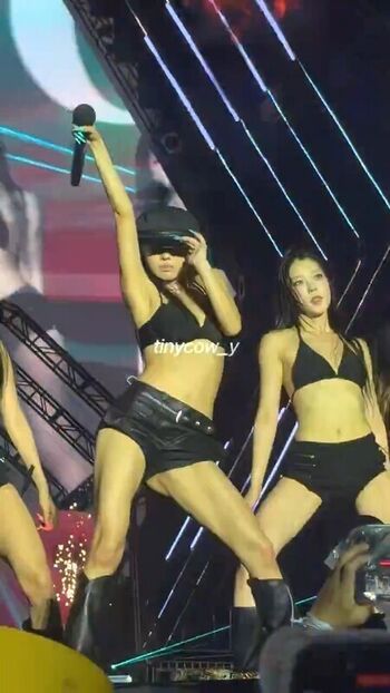 Full leaked Womenk pop page private photo