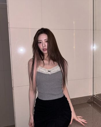 Full leaked Womenk pop page private photo
