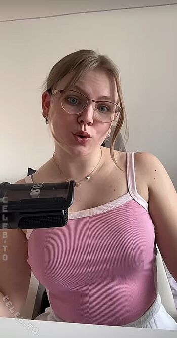 Full leaked Xyunax private photo