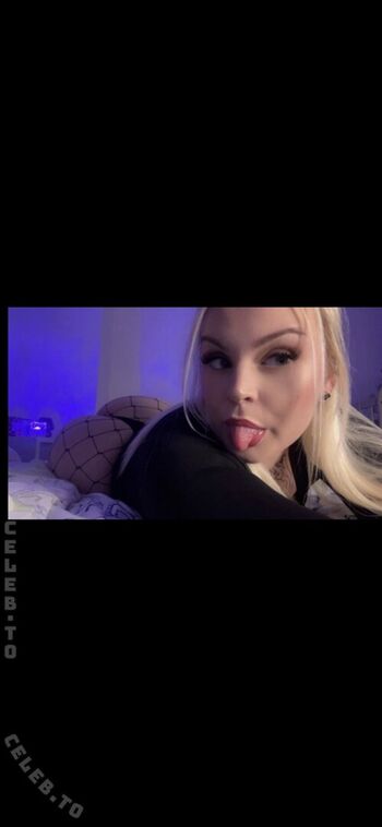 Full leaked Xblondie private photo