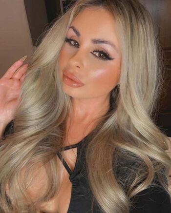 Full leaked Xchristiina page private photo