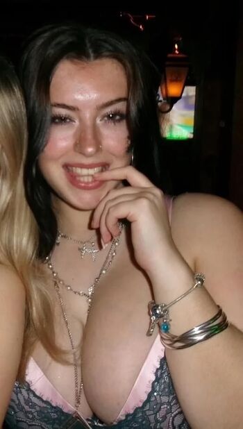 Full leaked Xemilyhayess private photo