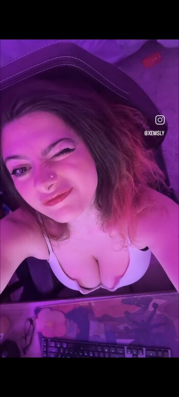 Full leaked Xemsly page private photo