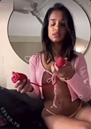 Full leaked Xlovebebe private photo