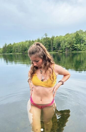 Full leaked Xmadelineo private photo