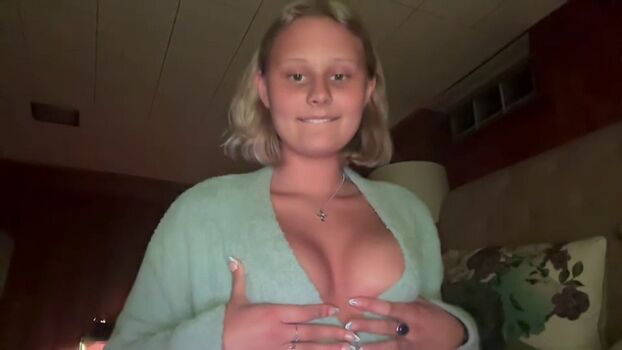 Full leaked Xobella private photo