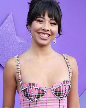 Xochitl Gomez