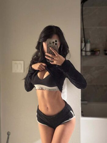 Full leaked Xoey li page private photo