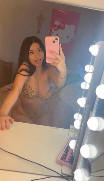 Full leaked Xozeliiiaa private photo