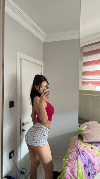 Full leaked Yawmur private photo