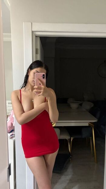 Full leaked Yawmur private photo