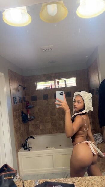 Full leaked Yaaaasnicole private photo