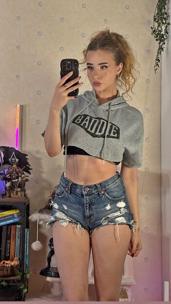 Full leaked Yaboielina private photo