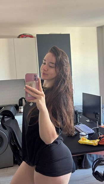 Full leaked Yagmur simsek private photo
