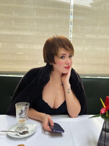 Full leaked Yasaman private photo