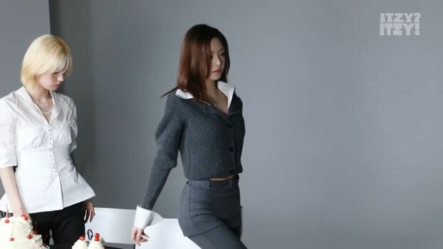 Full leaked Yeji page private photo