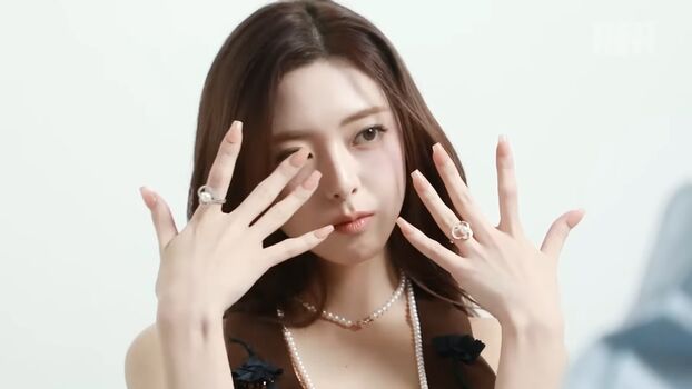 Full leaked Yeji page private photo
