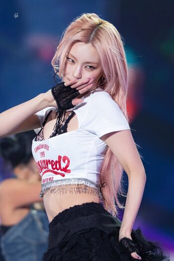 Full leaked Yeji page private photo