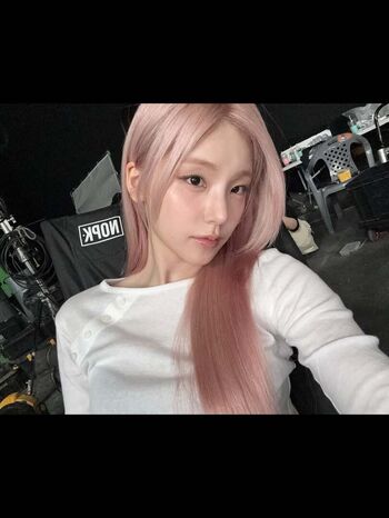 Full leaked Yeji page private photo