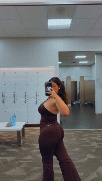 Full leaked Yelly private photo