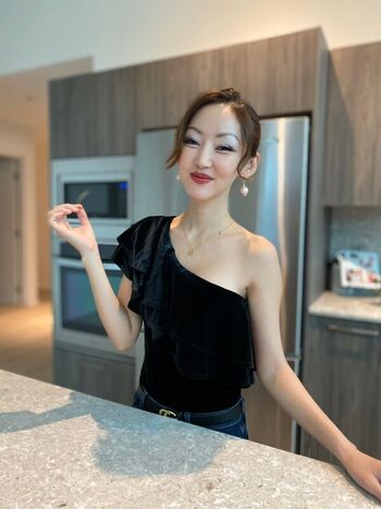 Full leaked Yeonmi park private photo