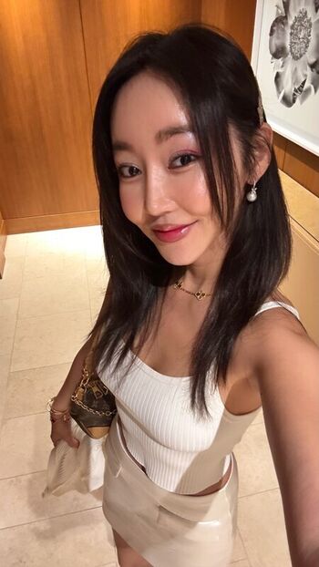 Full leaked Yeonmi park private photo