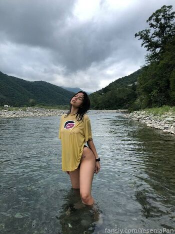 Full leaked Yeseniapan private photo