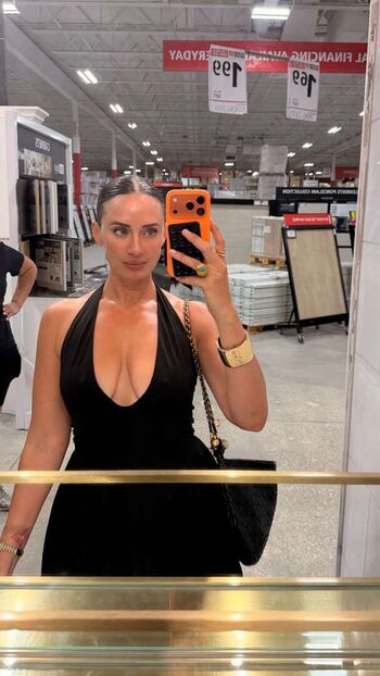 Full leaked Yesjulz private photo