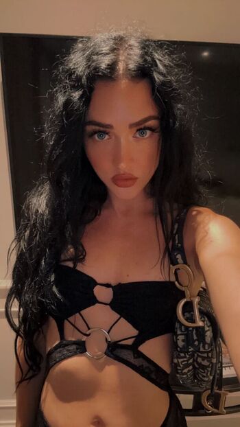 Full leaked Yevaleva private photo