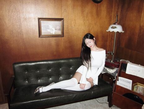 Full leaked Yiluo private photo