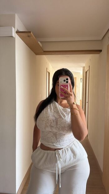 Full leaked Yiyi private photo