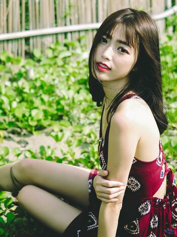Full leaked Yiyi page private photo