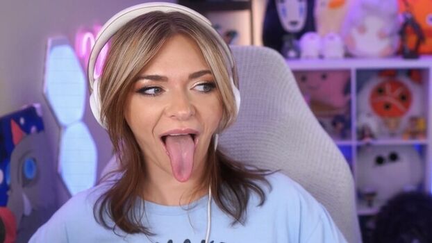 Full leaked Yogiibutt private photo