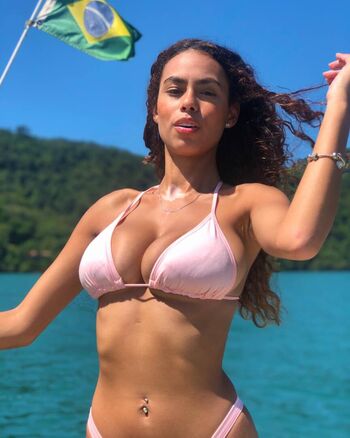 Yone Fernanda