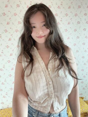 Full leaked Yonsis private photo