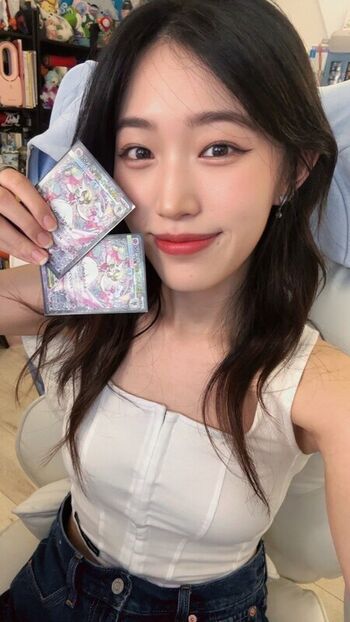 Full leaked Yoojin page private photo
