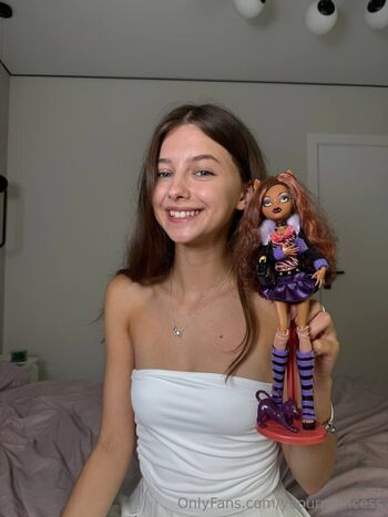 Full leaked Yoourpriincess private photo