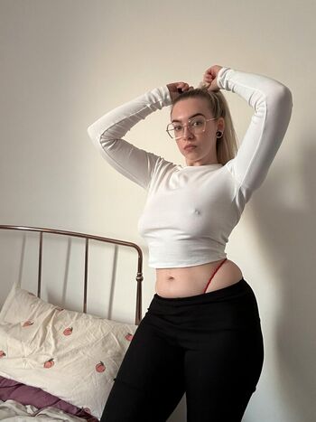 Full leaked Yorkshire stripper private photo