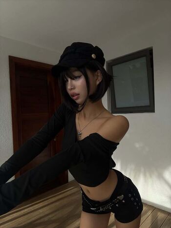 Full leaked Youha page private photo