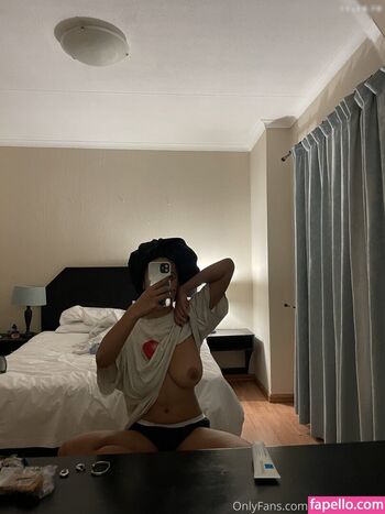 Full leaked Yourafrobitch private photo