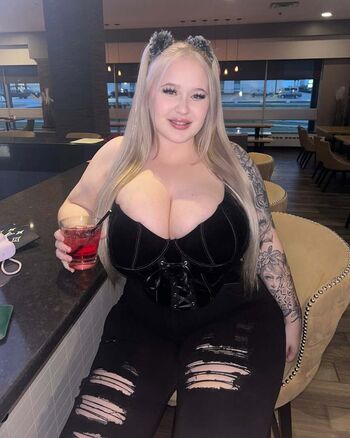 yourcurvystacy