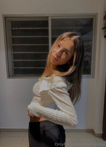 Full leaked Yourhaileee private photo