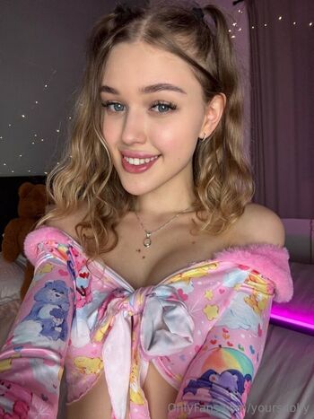 Full leaked Yoursdolly private photo