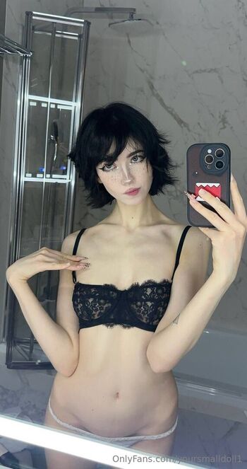 Full leaked Yoursmalldoll private photo